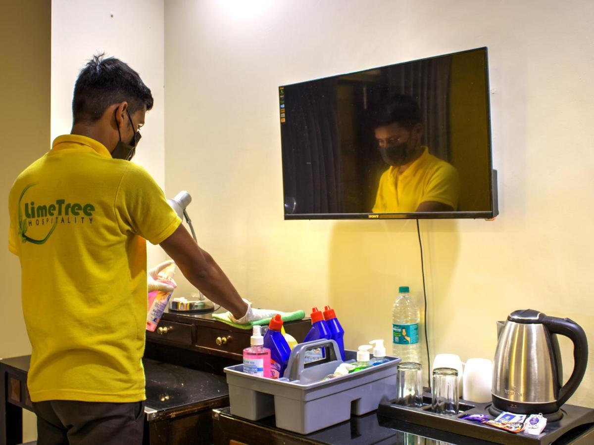 Lime Stays B&B Gk-2 At Greater Kailash Metro South Delhi Nearby Saket Select City New Delhi Exterior photo