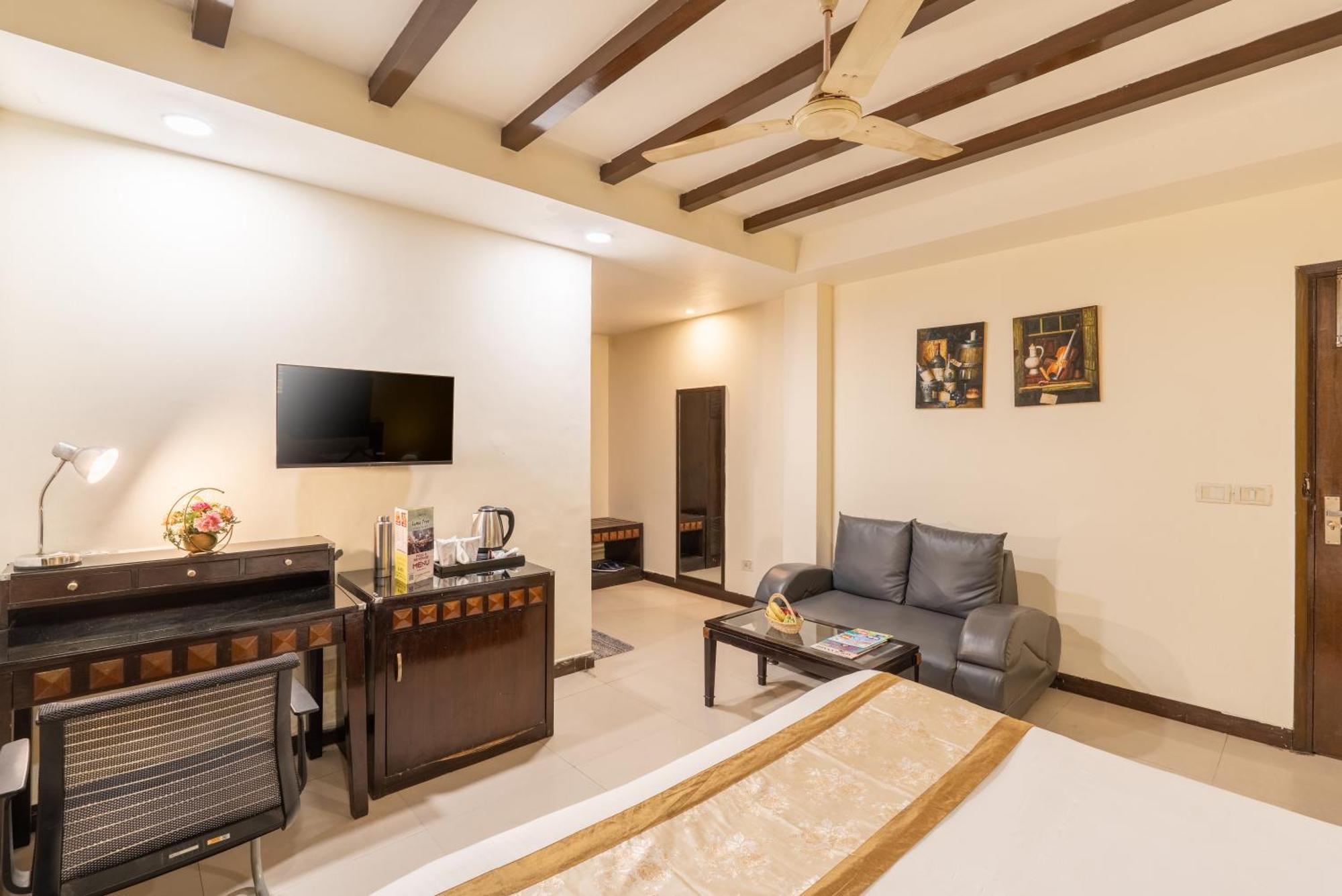 Lime Stays B&B Gk-2 At Greater Kailash Metro South Delhi Nearby Saket Select City New Delhi Exterior photo